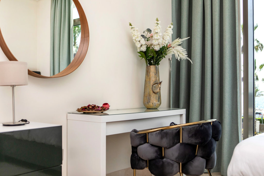 Дубай: Апартаменты Deluxe 2BR with Sea View in The 8 on Palm Jumeirah