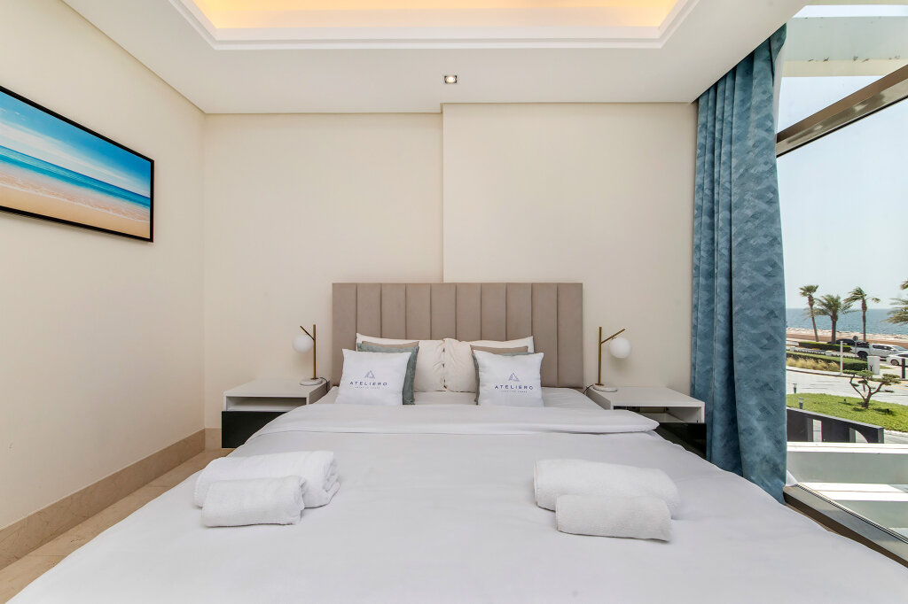 Дубай: Апартаменты Deluxe 2BR with Sea View in The 8 on Palm Jumeirah