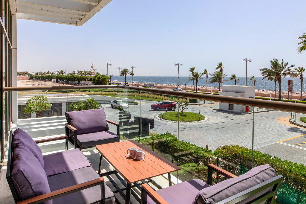 Дубай: Апартаменты Deluxe 2BR with Sea View in The 8 on Palm Jumeirah