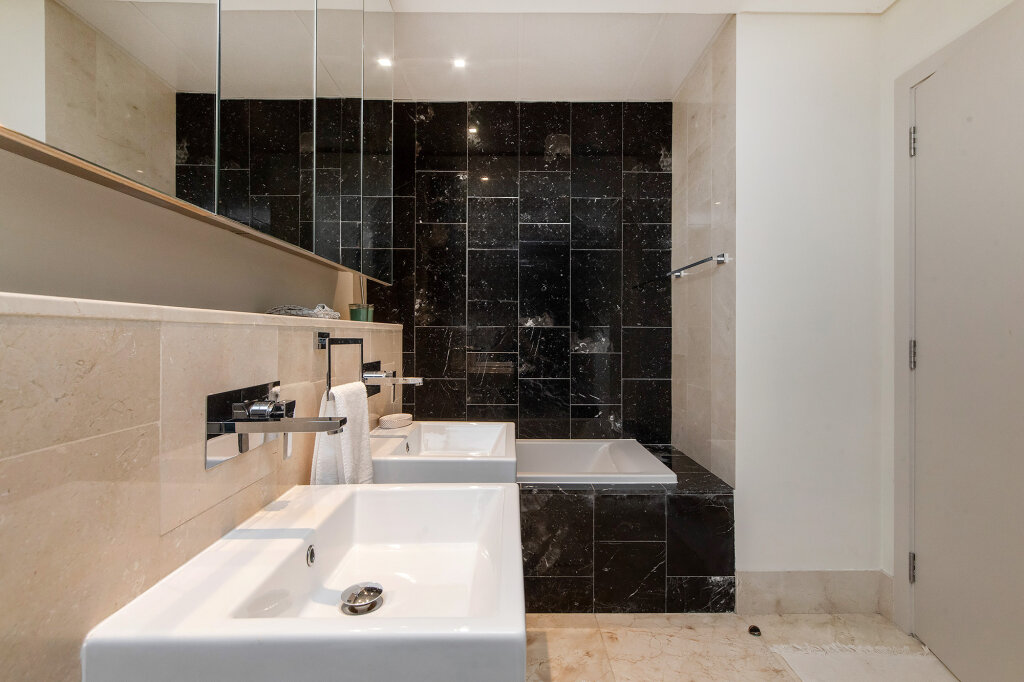 Дубай: Апартаменты Deluxe 2BR with Sea View in The 8 on Palm Jumeirah
