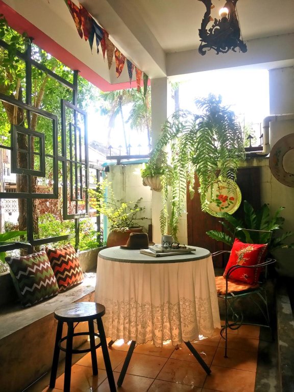 Кату: Jom House