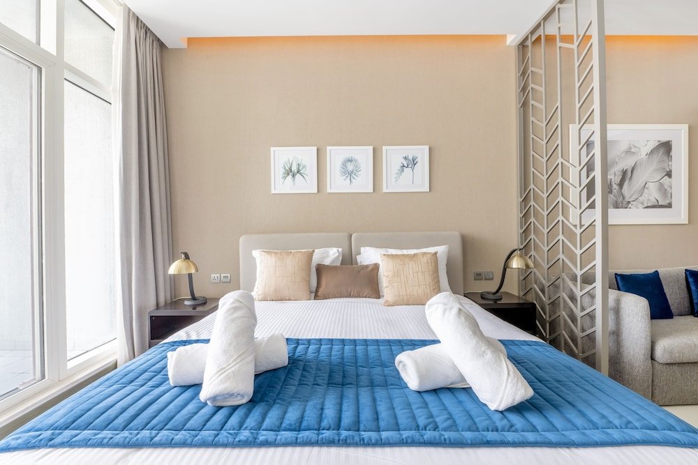 Downtown Ultra Luxury Studio Suites — фото 1