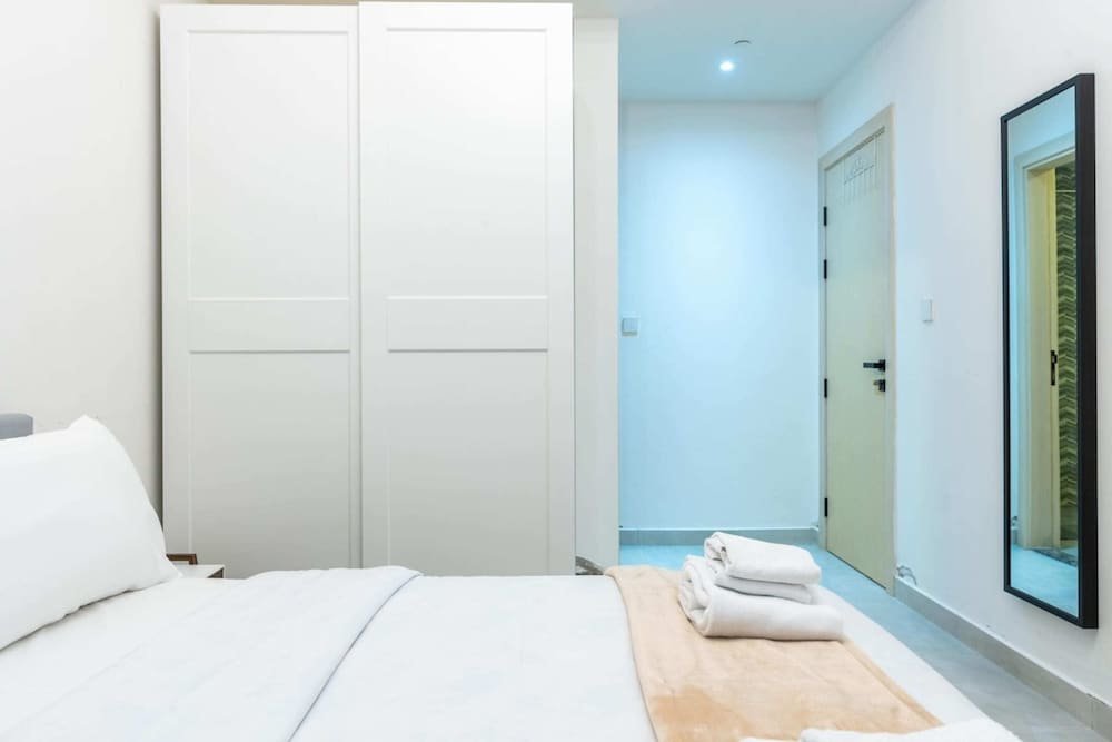 Дубай: Bright & Spacious 1BD Flat With Balconydubai JVC