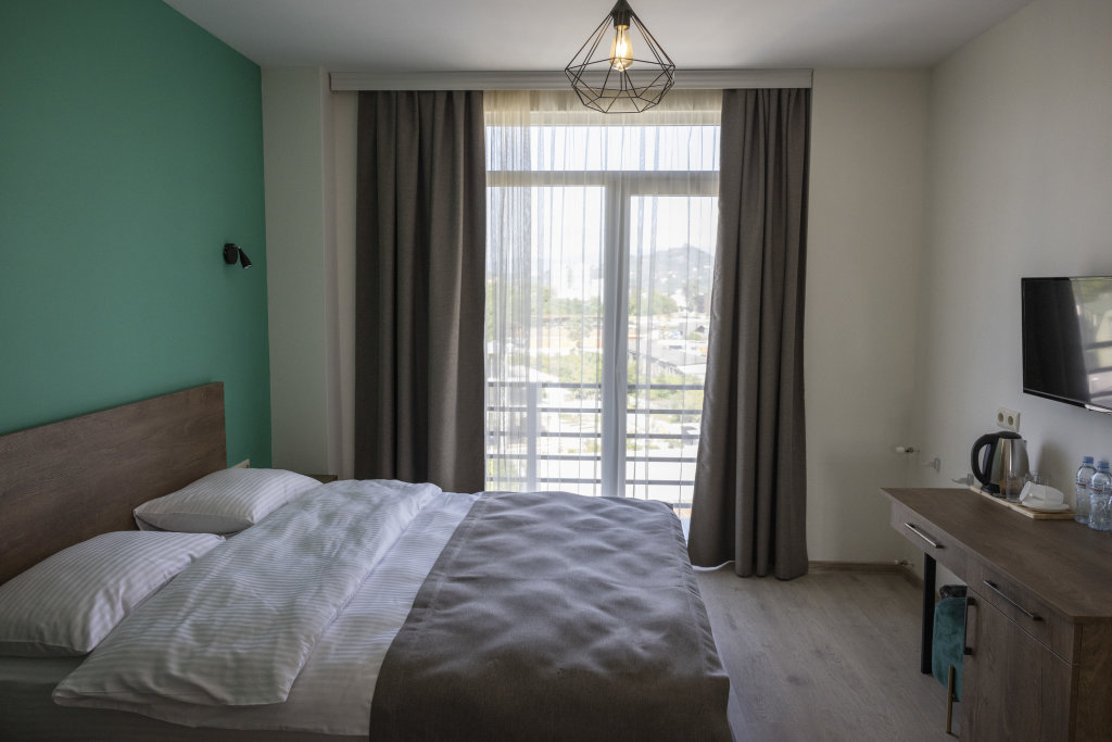 Батуми: Hotel Gardenville Batumi