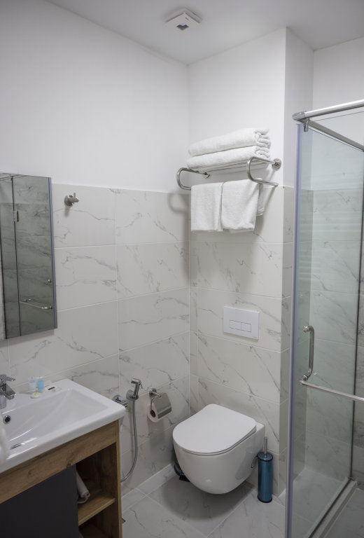 Батуми: Hotel Gardenville Batumi