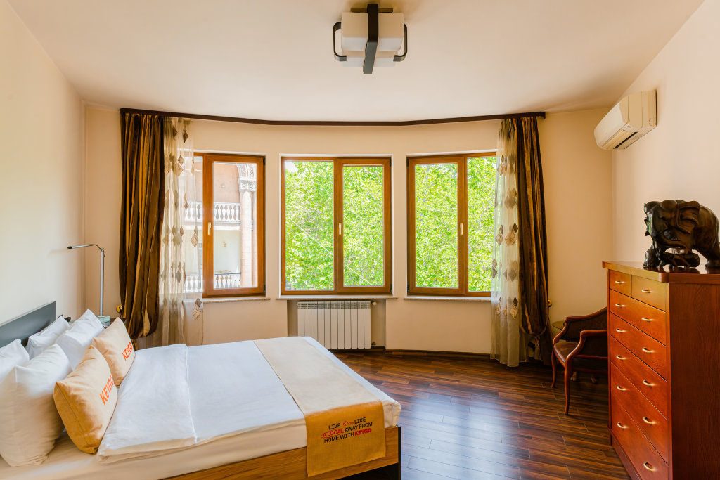 Ереван: Апартаменты Stunning 2BR Apt Mashtots Avenue by Keygo 84