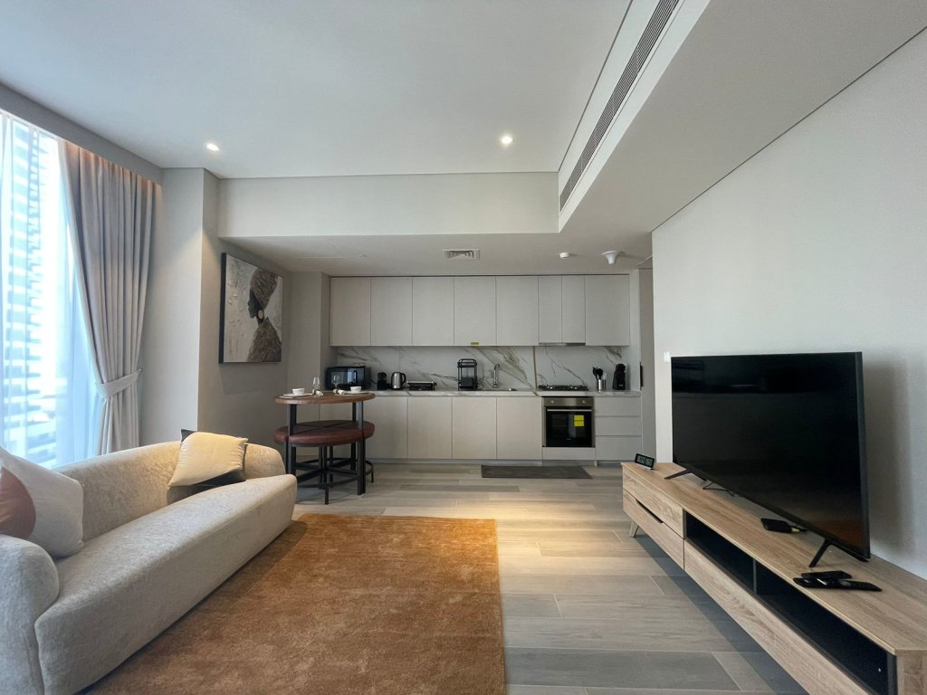 Дубай: Апартаменты Dubai Marina Walk Gem Modern Apt with Pool & Gym access, Steps to Beach & Metro