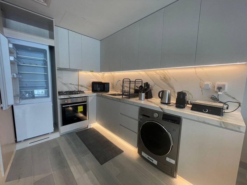 Дубай: Апартаменты Dubai Marina Walk Gem Modern Apt with Pool & Gym access, Steps to Beach & Metro
