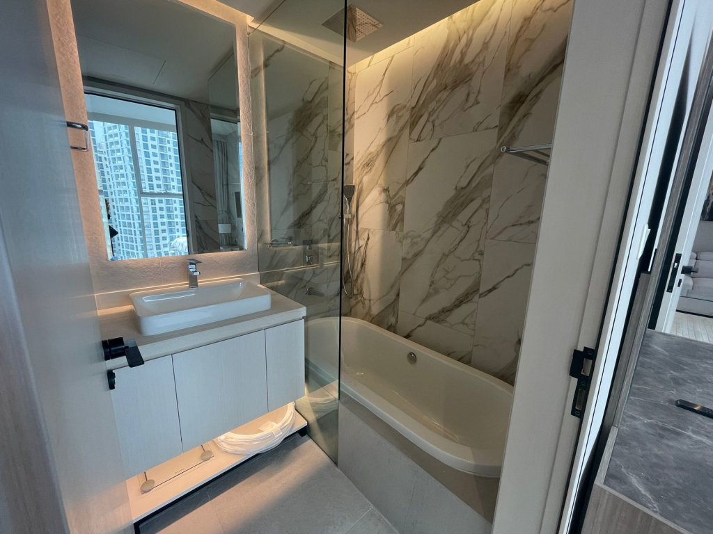 Дубай: Апартаменты Dubai Marina Walk Gem Modern Apt with Pool & Gym access, Steps to Beach & Metro