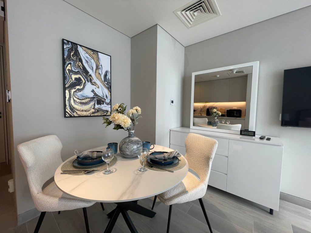 Дубай: Апартаменты Dubai Marina Walk Gem Modern Apt with Pool & Gym access, Steps to Beach & Metro