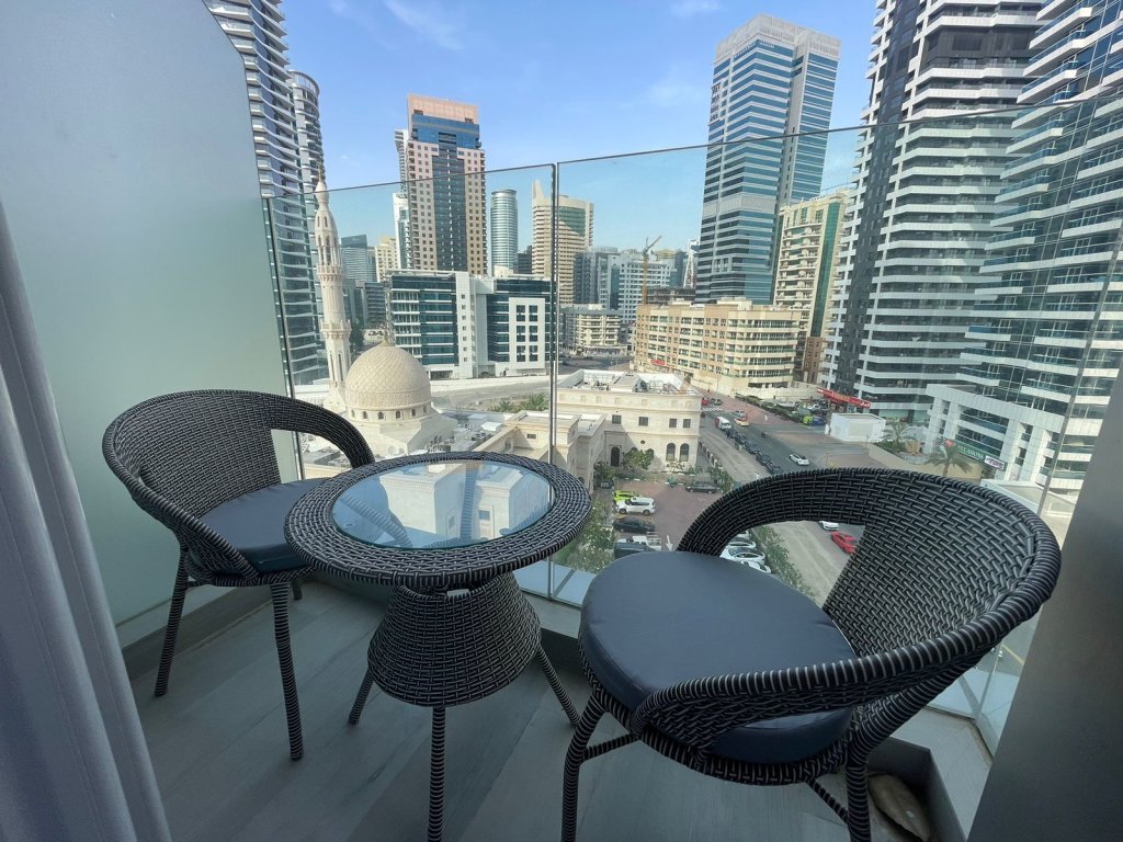 Дубай: Апартаменты Dubai Marina Walk Gem Modern Apt with Pool & Gym access, Steps to Beach & Metro
