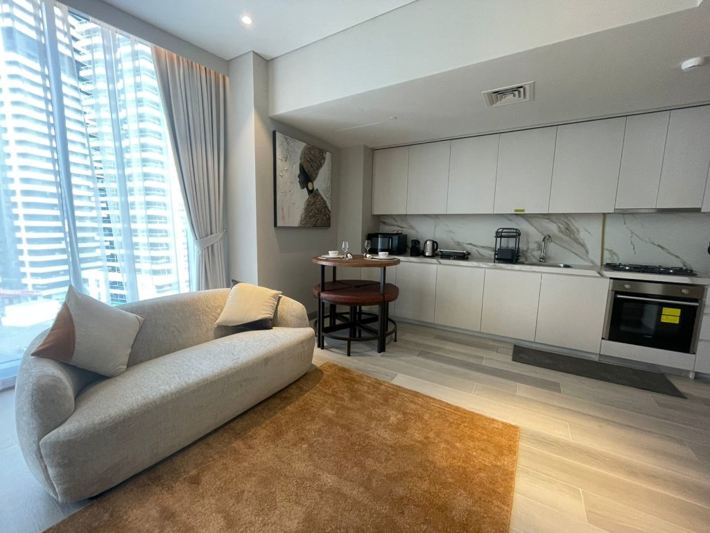 Дубай: Апартаменты Dubai Marina Walk Gem Modern Apt with Pool & Gym access, Steps to Beach & Metro
