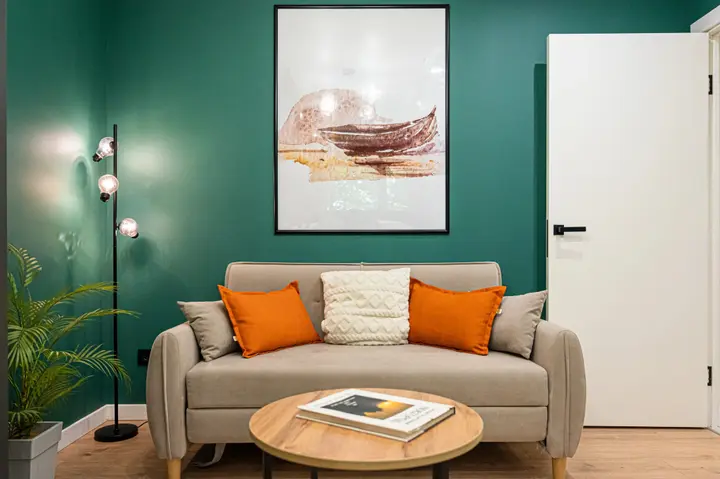 Великий Новгород: Квартира на набережной в центре Великого Новгорода
