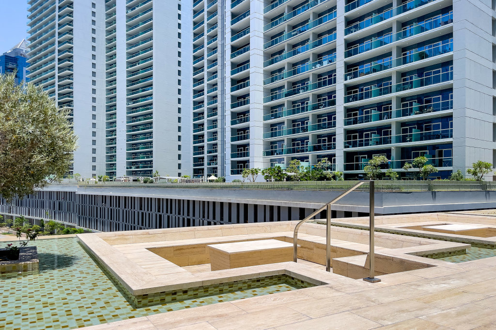 Дубай: Апартаменты Elegant Studio in Damac Majestine Business Bay