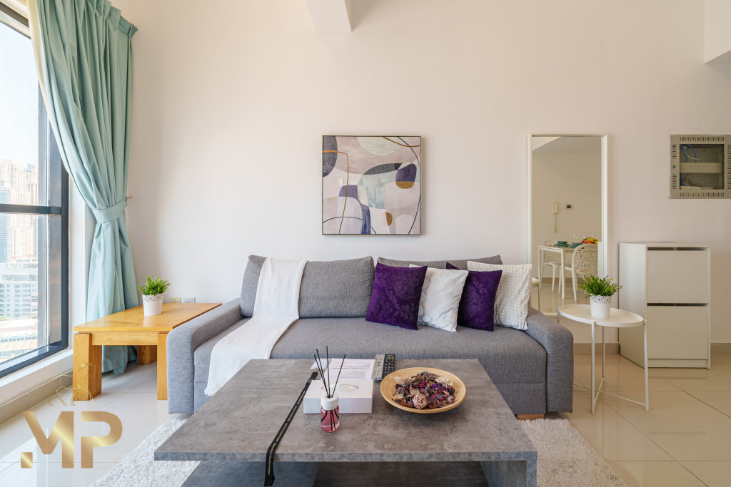 Дубай: 1 Bedroom Apartment with Panoramic Marina Views