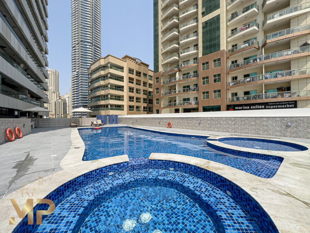 Дубай: 1 Bedroom Apartment with Panoramic Marina Views
