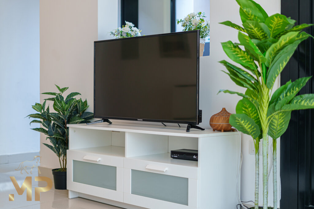 Дубай: 1 Bedroom Apartment with Panoramic Marina Views