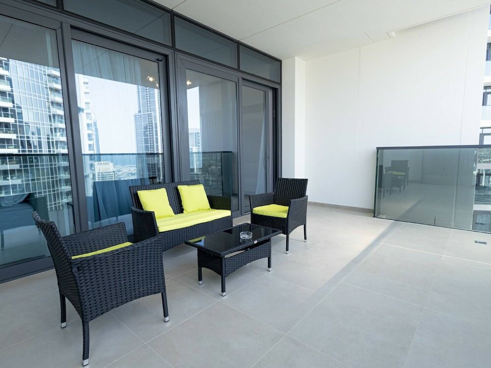 Дубай: Mh- Act - Burj View 3bhk-ref4001