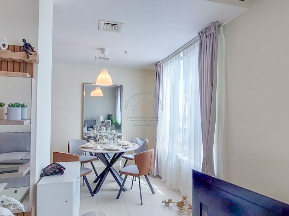 Дубай: Yogi - City Sophistication 1BR Apt at The Residences 7