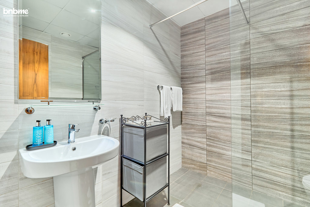 Дубай: Апартаменты Bnbmehomes | Cozy 1BR Suite nr Dubai Mall & Burj Khalifa - 1306