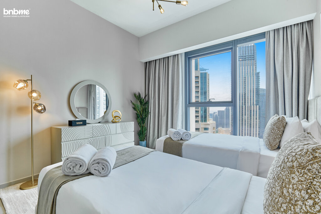Дубай: Апартаенты Bnbmehomes | Modern 2BR Treasure nr Dubai Fountain - 3302