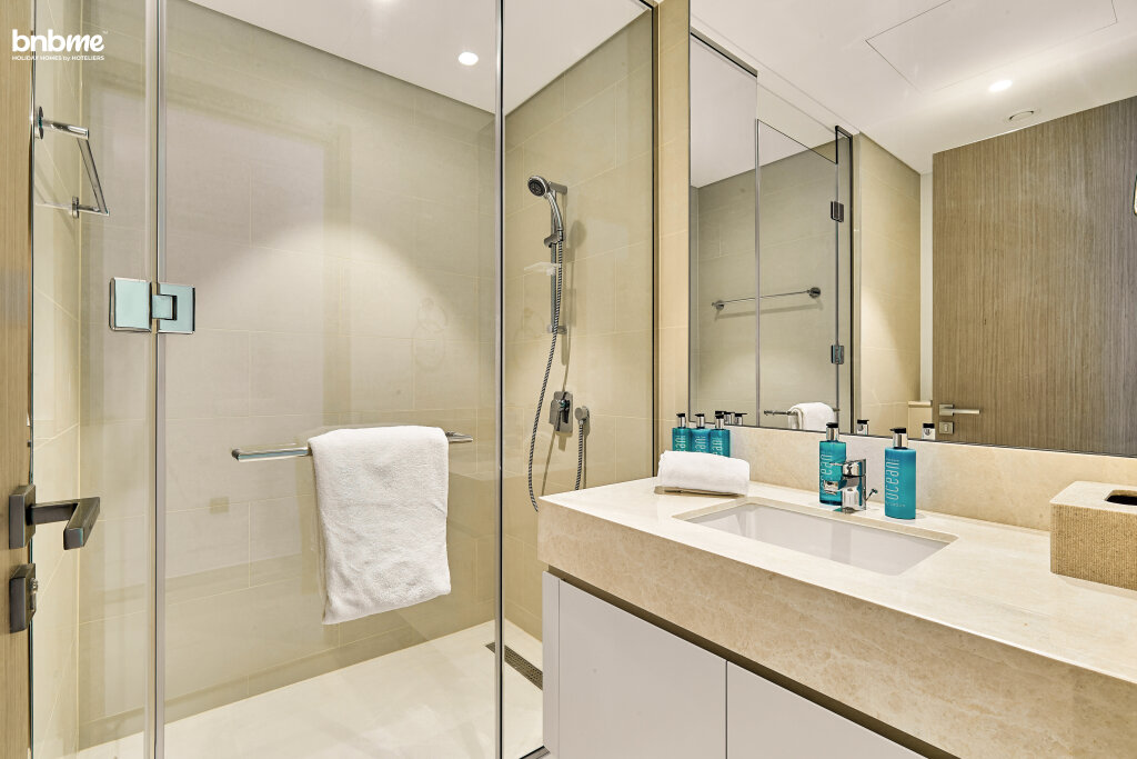 Дубай: Апартаенты Bnbmehomes | Modern 2BR Treasure nr Dubai Fountain - 3302