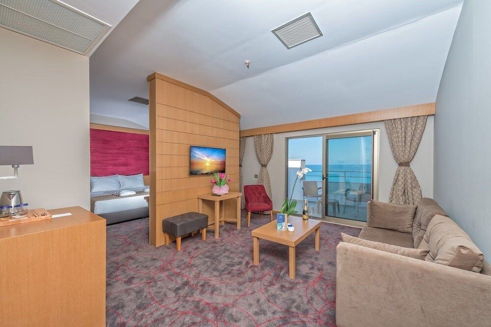 Унье: Kalibya World Resort & Spa Hotel