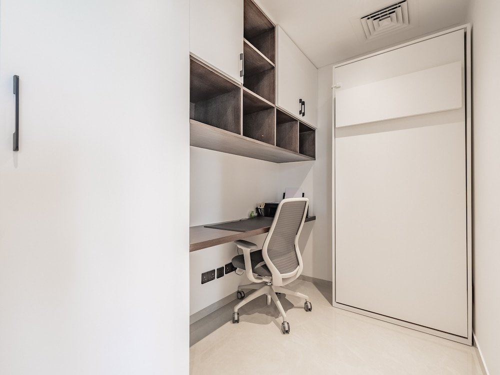 Дубай: Modern DT Escape1BR with Upscale Comfort