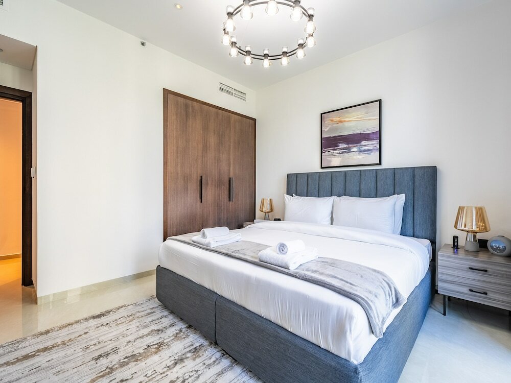 Дубай: Modern DT Escape1BR with Upscale Comfort