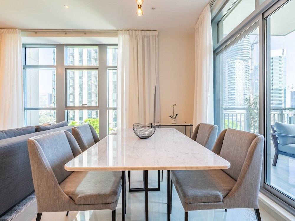 Дубай: Modern DT Escape1BR with Upscale Comfort