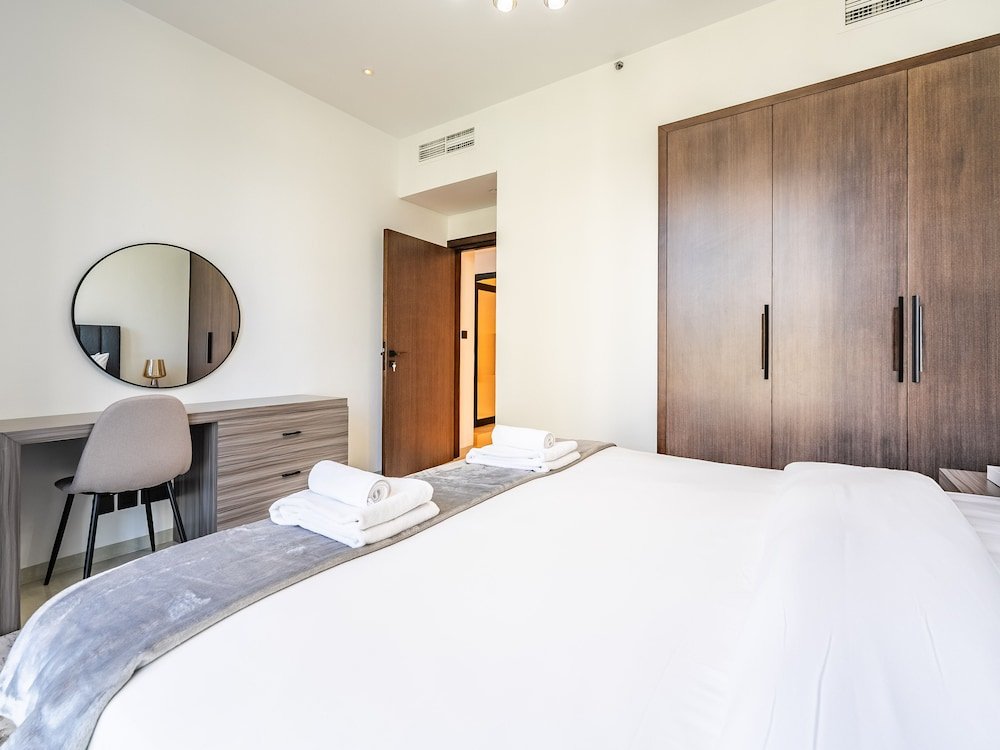 Дубай: Modern DT Escape1BR with Upscale Comfort
