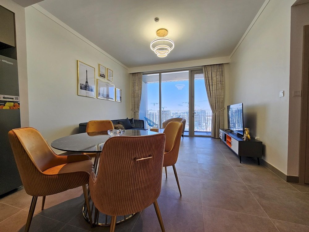 Дубай: Wonderful 2BR Apartment Heavenly Feel