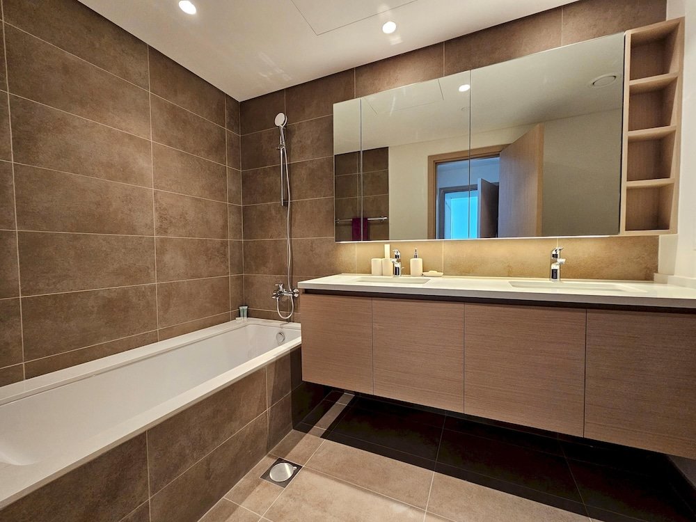 Дубай: Wonderful 2BR Apartment Heavenly Feel