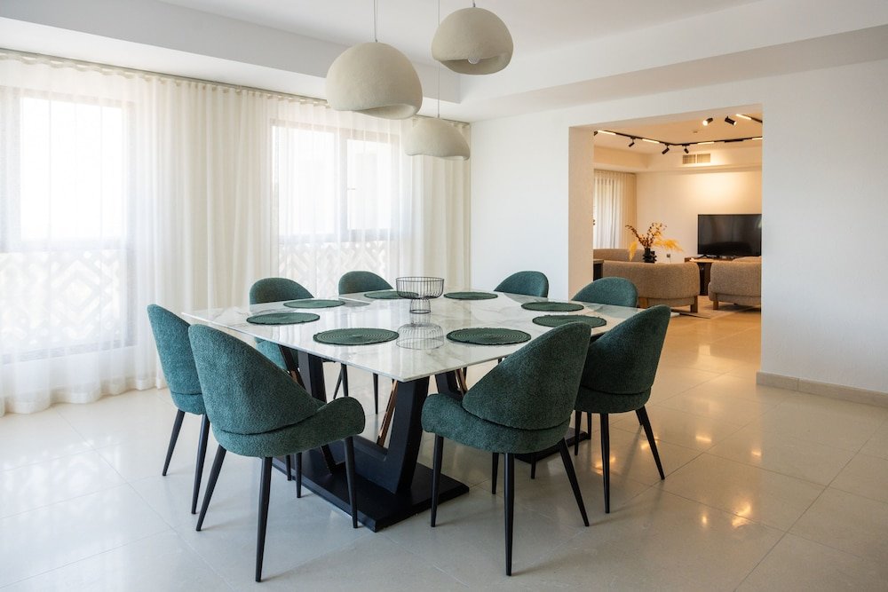 Дубай: Lux 5BR Townhouse in Balqise Residence