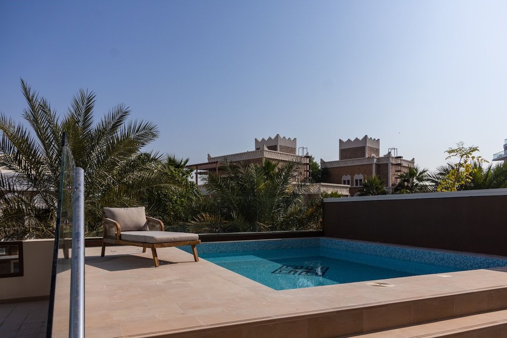 Дубай: Lux 5BR Townhouse in Balqise Residence