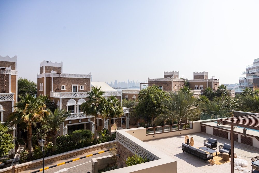 Дубай: Lux 5BR Townhouse in Balqise Residence
