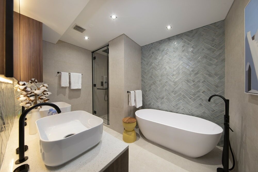 Дубай: Fountain View Signature Residence With Terrace 135 SQM