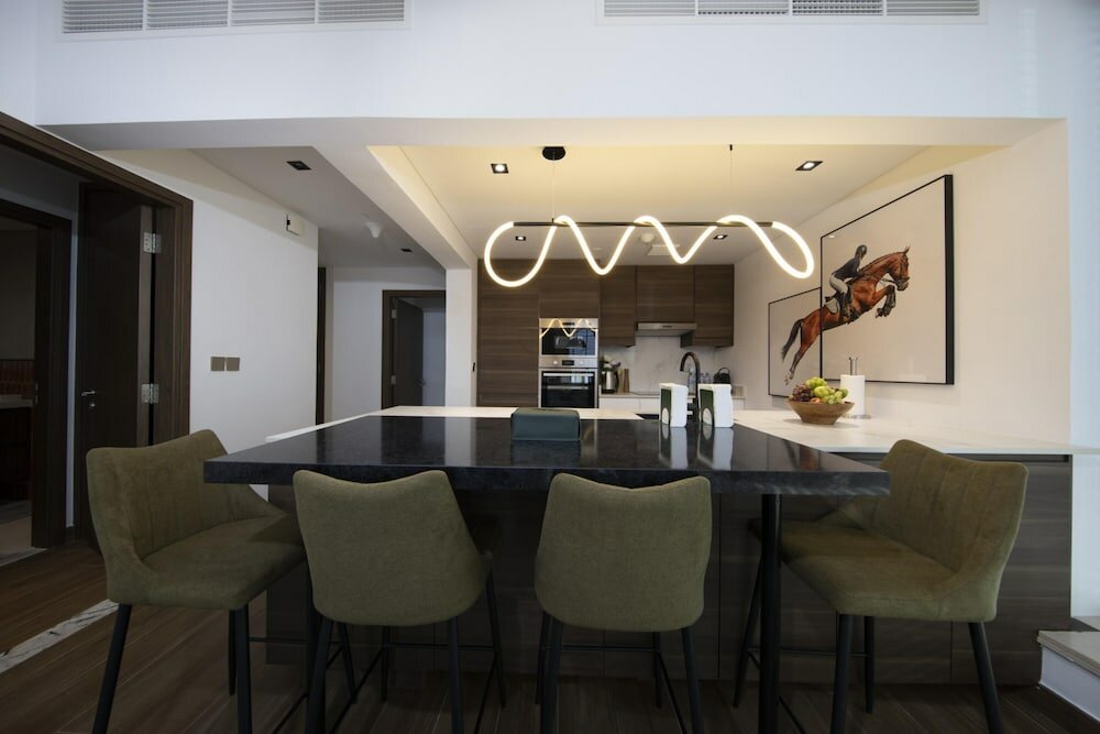Дубай: Fountain View Signature Residence With Terrace 135 SQM