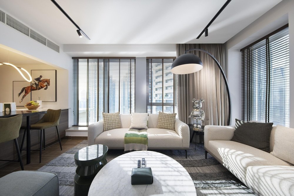 Дубай: Fountain View Signature Residence With Terrace 135 SQM