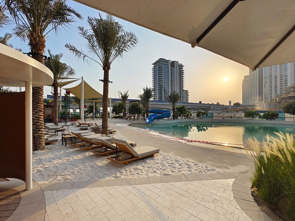 Дубай: Creek Beachfront Heaven 1BR Luxe Harbor