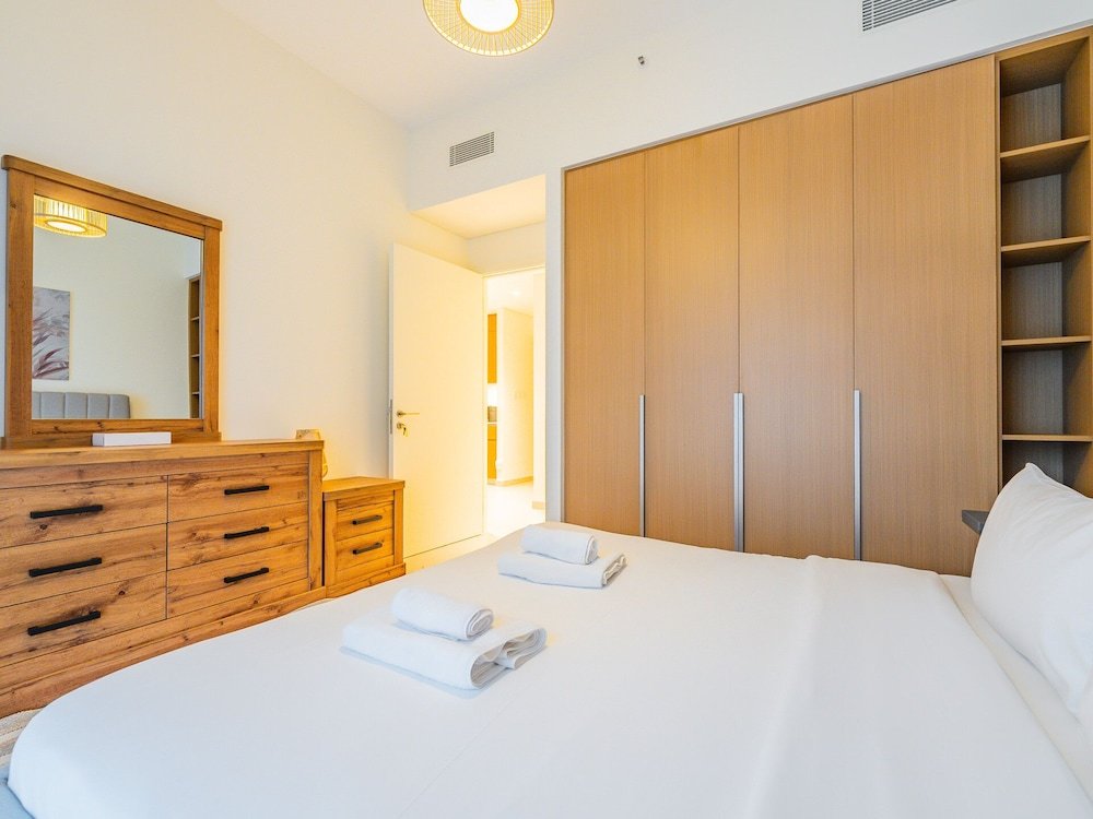 Дубай: Creek Beachfront Heaven 1BR Luxe Harbor