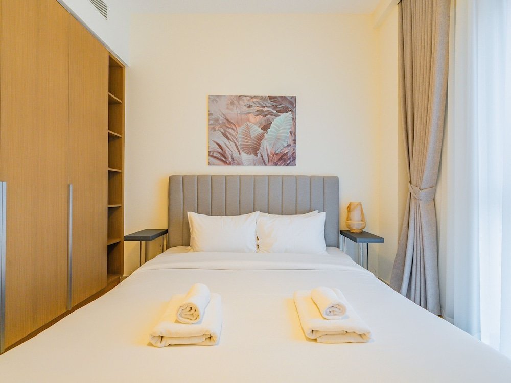 Дубай: Creek Beachfront Heaven 1BR Luxe Harbor
