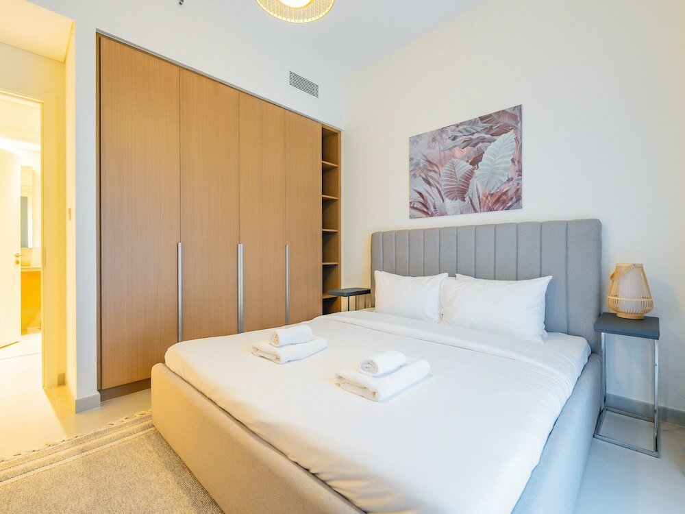 Дубай: Creek Beachfront Heaven 1BR Luxe Harbor