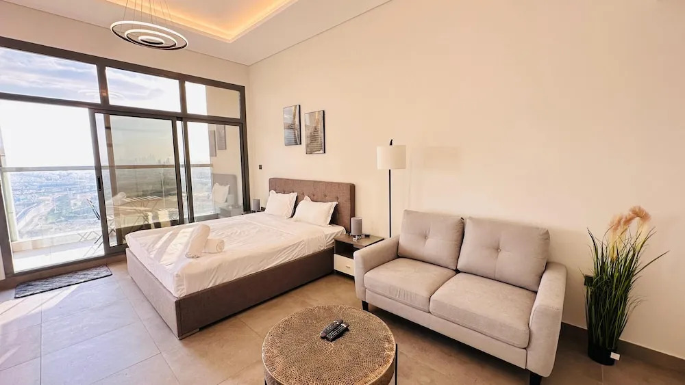 Дубай: Luxury Studio Apartments Business Bay With Balcony and Free parking by Belvilla