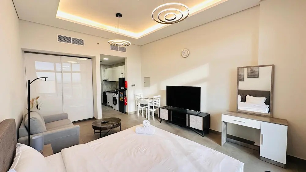Дубай: Luxury Studio Apartments Business Bay With Balcony and Free parking by Belvilla