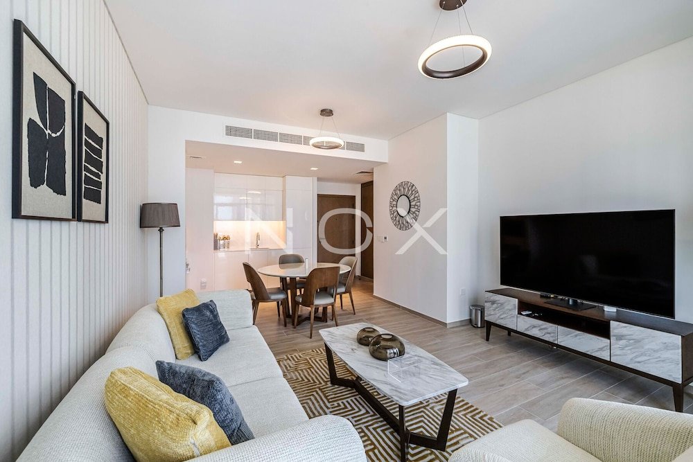 Дубай: Modern 1BR 15th Floor Palace Residence