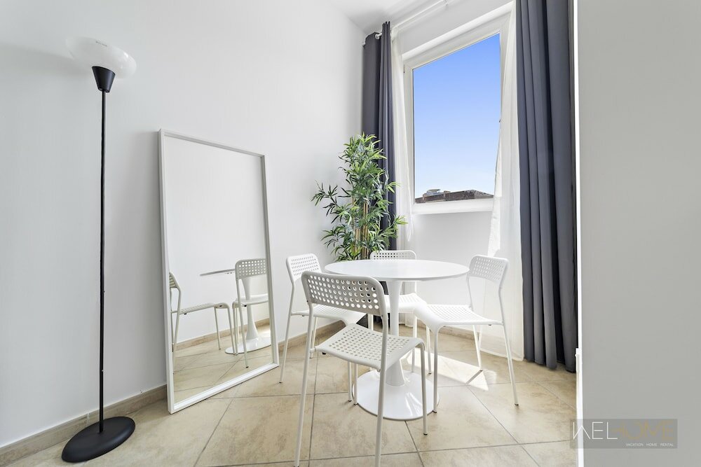 Дубай: WelHome - Stylish Studio with Park Views in Regent House 2