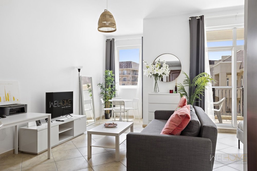 Дубай: WelHome - Stylish Studio with Park Views in Regent House 2