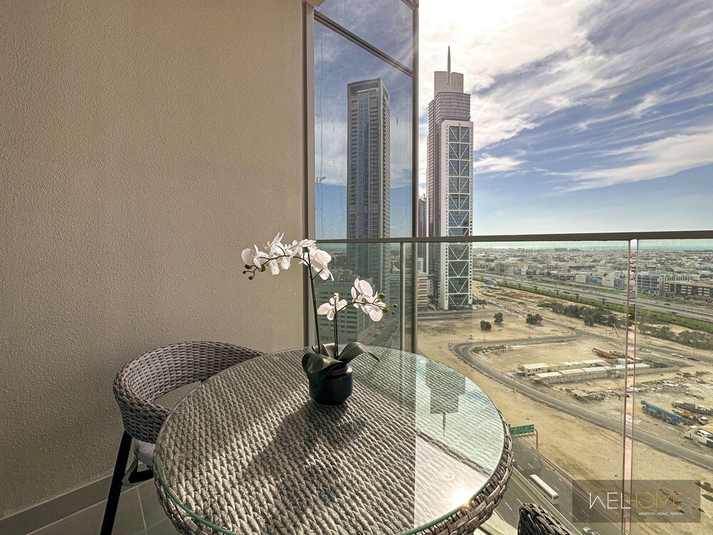 Дубай: WelHome - Luxurious 2BR Apt in Forte T1 Downtown