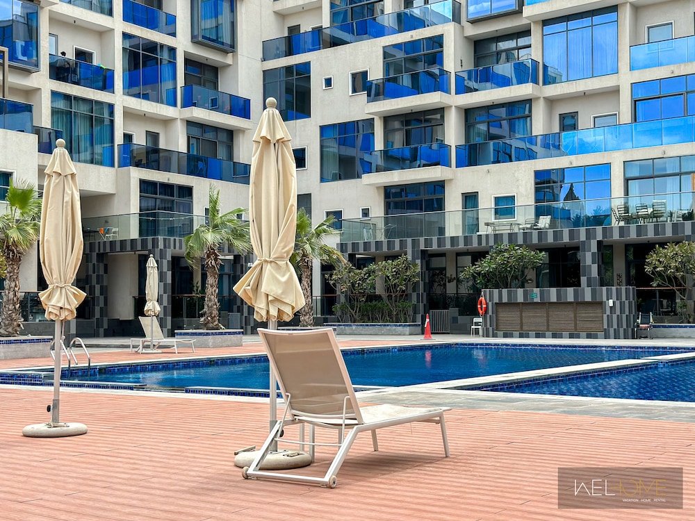Дубай: WelHome - Prime 1BR Apartment at Oia Residence